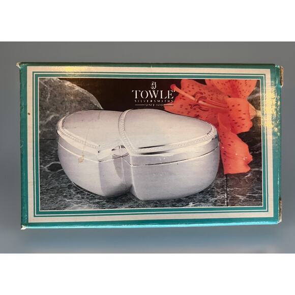 VINTAGE Towle SILVER PLATED DOUBLE HEART SHAPED Trinket JEWELRY BOX 1994 - NEW! - Picture 2 of 6